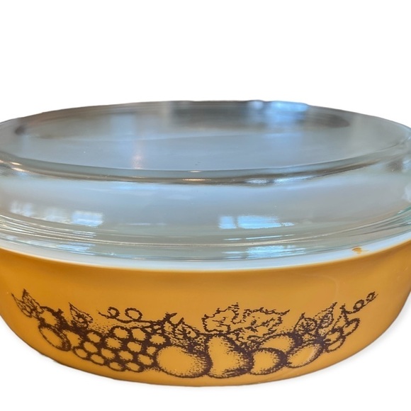 PYREX Vintage Old Orchard 2.5 Clear Glass Cover Casserole Dish #045 - Picture 8 of 9